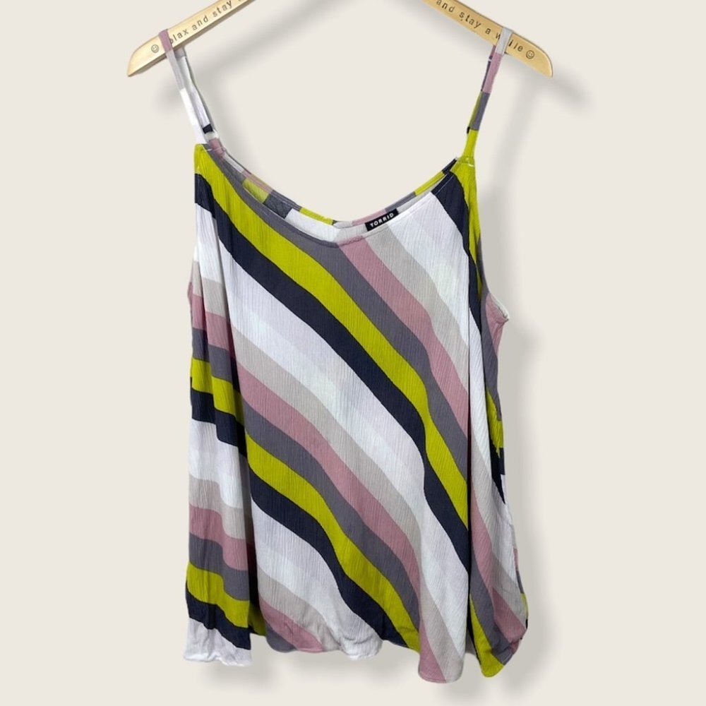 Torrid Sophie Stripe Cami Tank Top Gauze Crinkle Swing Size 2X Diagonal Blouse - Picture 3 of 8